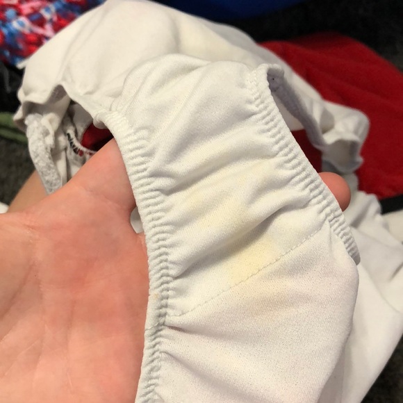 Red running shorts not Nike - Picture 3 of 4